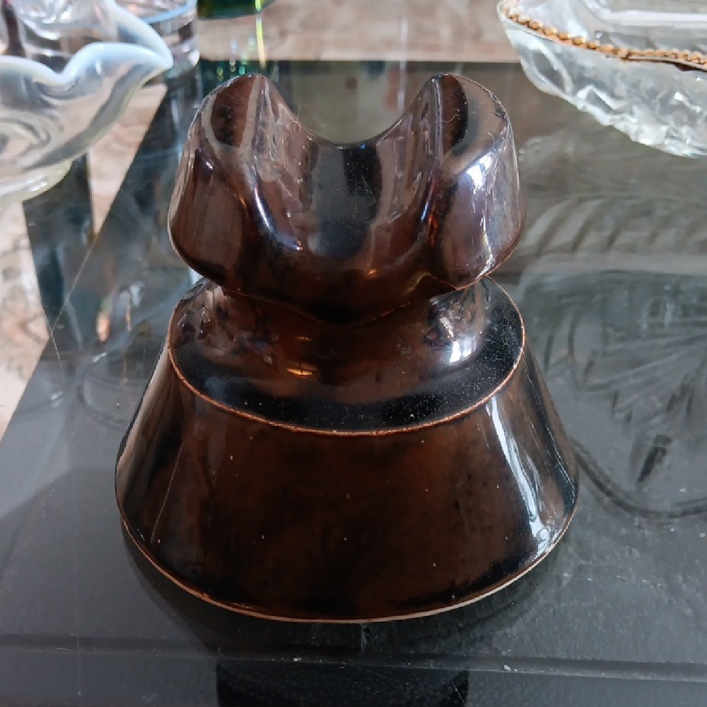 SADDLE INSULATOR